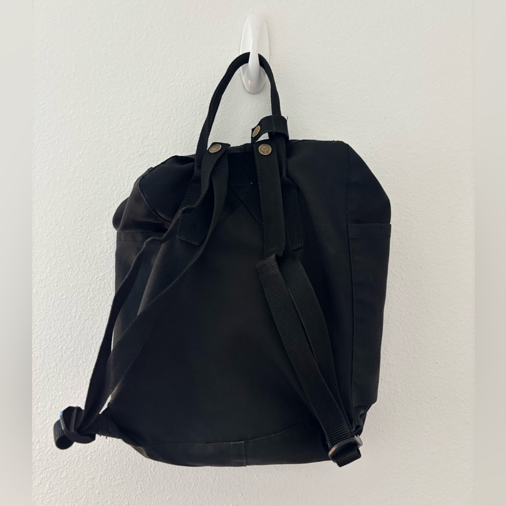 Fjällräven Kånken backpack in black - Picture 2 of 5